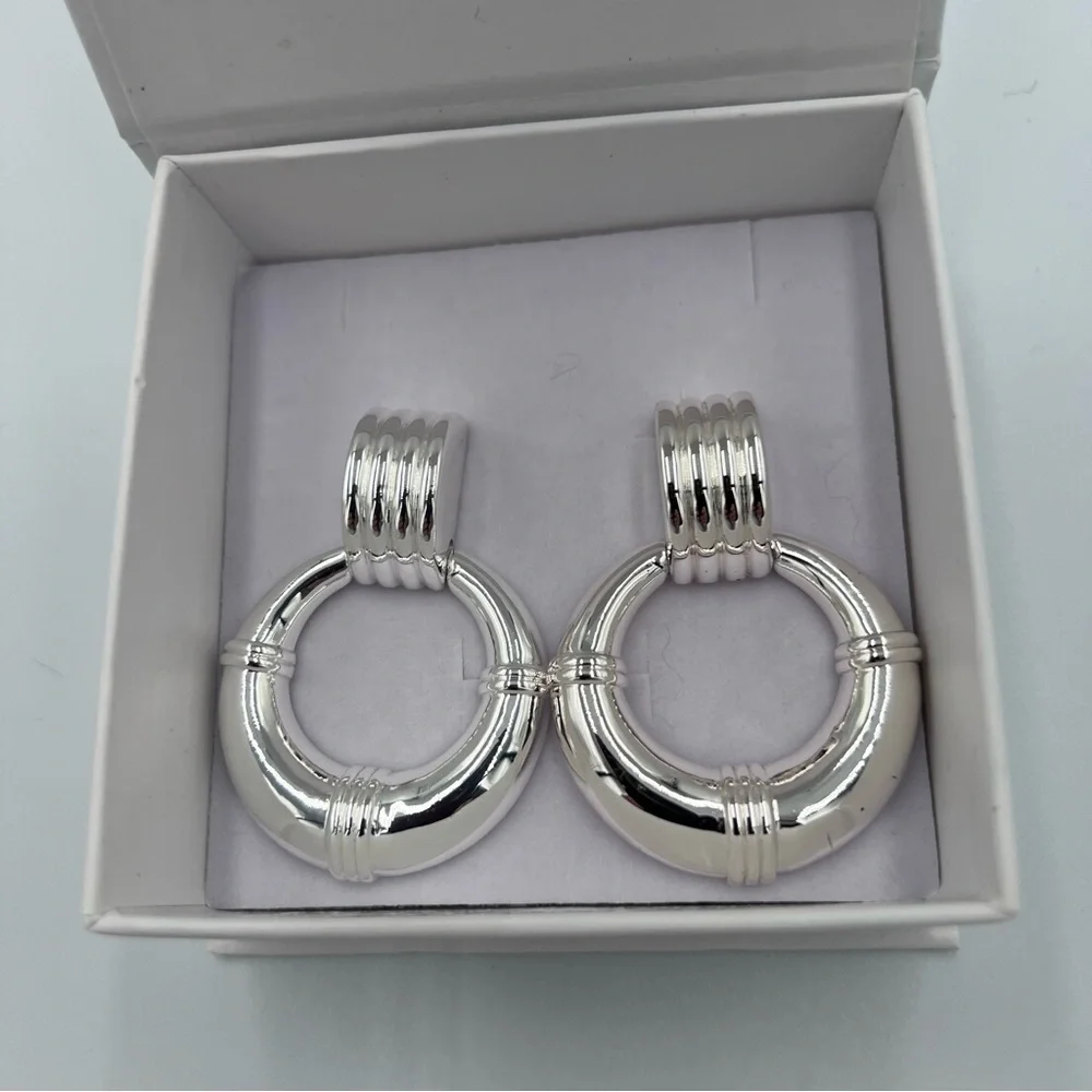 NIB Heaven Mayhem Rosa Pierced Earrings